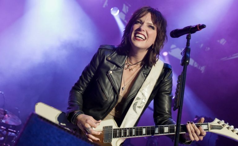 Halestorm Icon Lzzy Hale Wants ‘Mistress For Christmas’