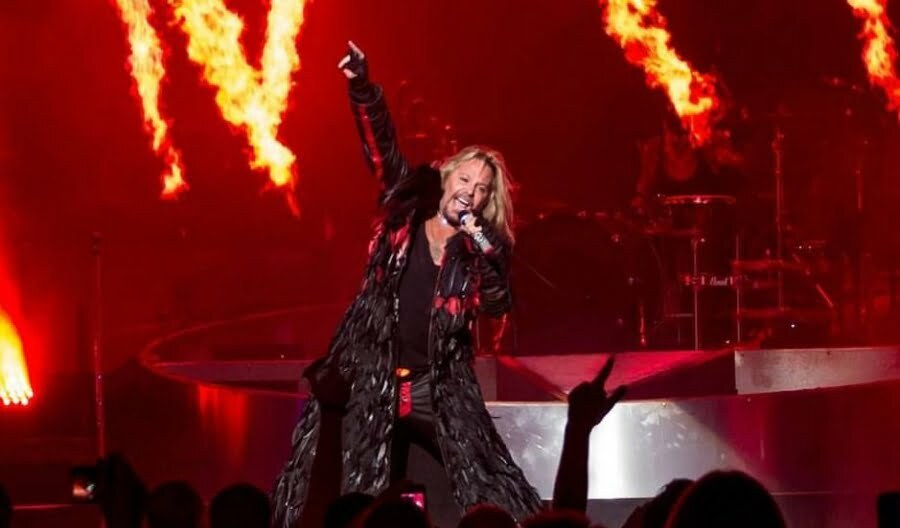 Vocalist Vince Neil Looks 'THINNER' Than Before