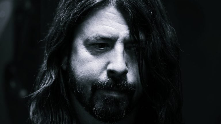 DAVE GROHL Pays Tribute to NEIL PEART: “A Kind, Thoughtful, Brilliant Man”