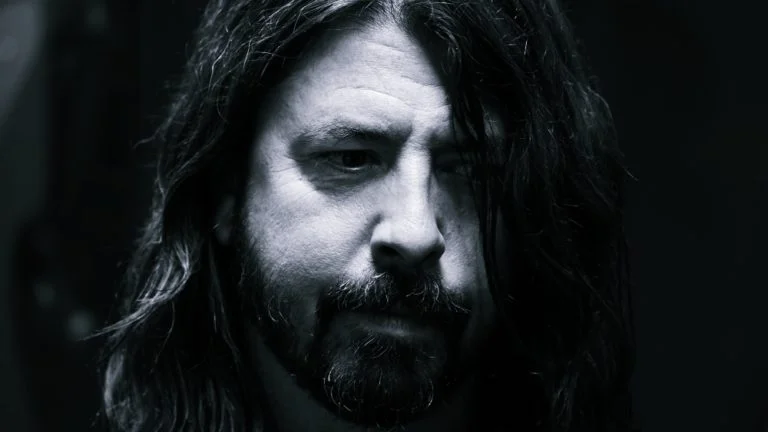 korn europe tour DAVE GROHL Pays Tribute to NEIL PEART: “A Kind, Thoughtful, Brilliant Man”