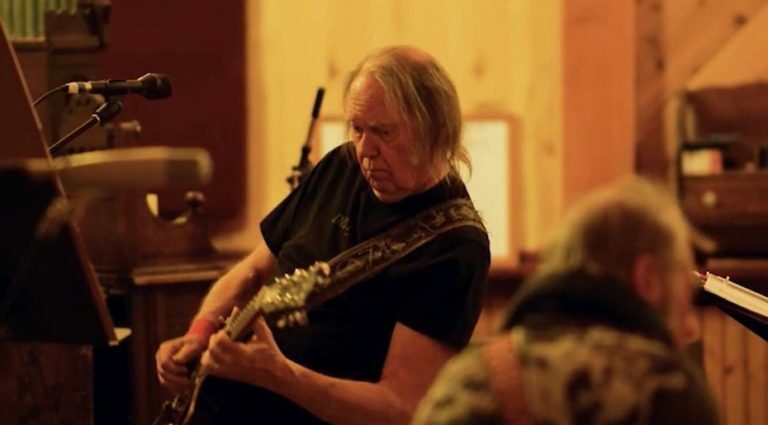 Neil Young Reveals His Unheard Conversation with Steve Jobs