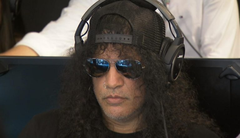 Guns N’ Roses’ Slash Shares a Special Photo For the Legendary F1 Pilot