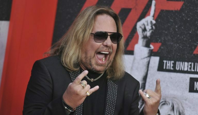 Motley Crue’s Vince Neil Looks Happy at Christmas Dinner