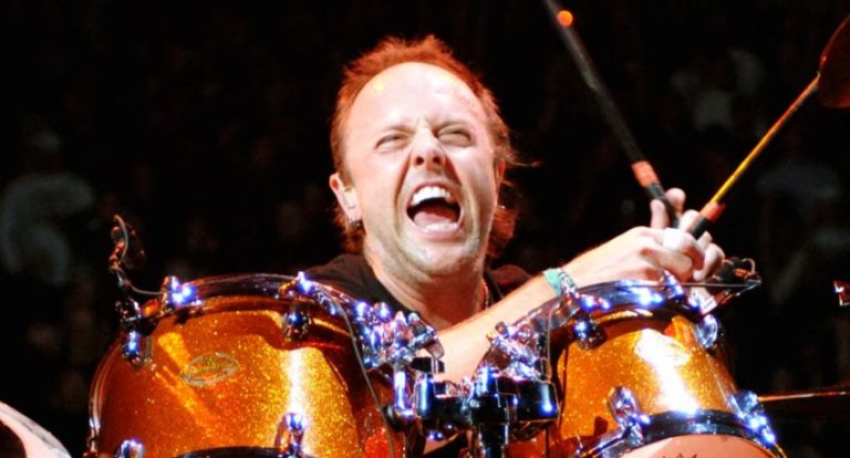 Metallica Drummer Lars Ulrich Sends A Rare Backstage Photo