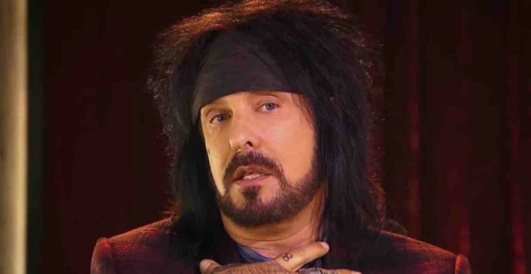 The Emergency Call to Motley Crue Star Nikki Sixx From His Wife: “You’re In Trouble”