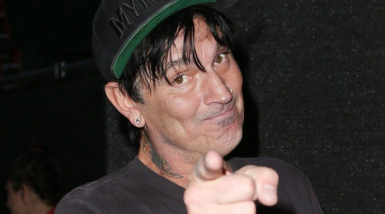 Motley Crue’s Tommy Lee To Followers: “You’re A F*cking Loser”