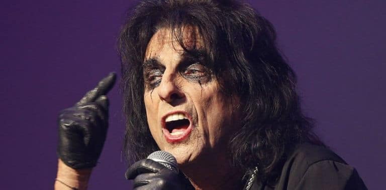 Alice Cooper’s Rare-Known Shy Photo Revealed