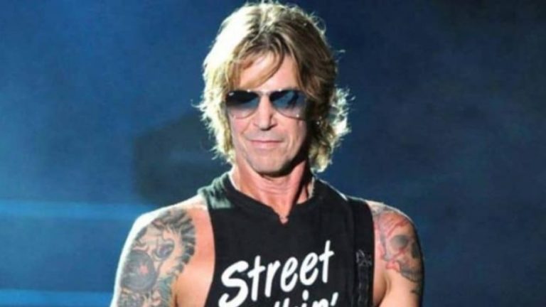 Guns N’ Roses Rocks Fans With A Classy Duff McKagan Moment