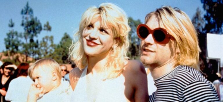 Nirvana Star Kurt Cobain’s Widow Shines With Her Rare Stage Pose