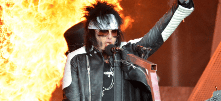 Motley Crue Bassist Nikki Sixx Sends An Emotional Letter About Coronavirus