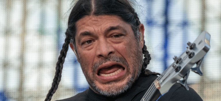 Metallica’s Robert Trujillo Fights During Quarantine: “I Step On Your Face!”