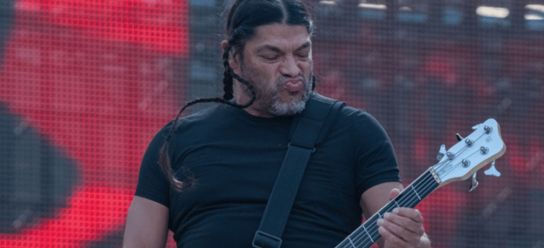 Metallica’s Robert Trujillo Looks Awkward In His Latest Appearance
