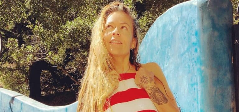 Metallica’s Robert Trujillo’s Wife Shows Her Gorgeous Beauty With A Braless Pose