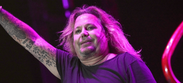 Vince Neil’s Last Ever Body Condition Revealed After Hard Workout Days, He Is Not Overweight!