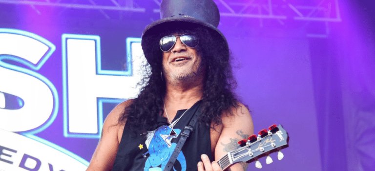 GN’R Star Slash Remembers David Bowie’s Life-Changing Advice About His Alcoholism Struggle