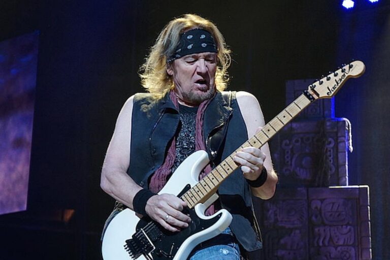 Adrian Smith Makes Flash Comments On Iron Maiden’s 3-Guitar Lineup