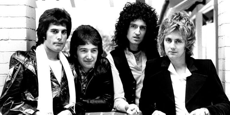Queen’s Rare-Seen Plane Photo Revealed, Freddie Mercury Became The Captain