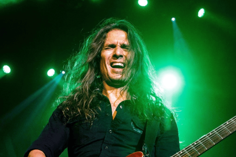 Megadeth’s Kiko Loureiro Gives The Tricks Behind His Guitar Playing