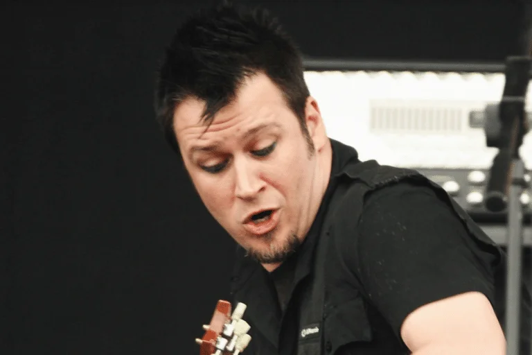 Evanescence Guitarist Admits An Unheard Fact About Himself By Touching KISS Members