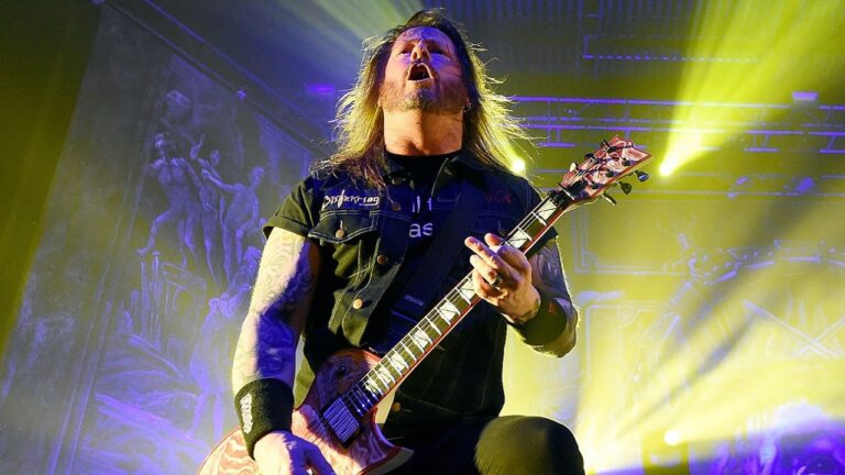 SLAYER’s GARY HOLT Pissed Off: “Left Me Scrambling Until I Knocked Him To The Floor”