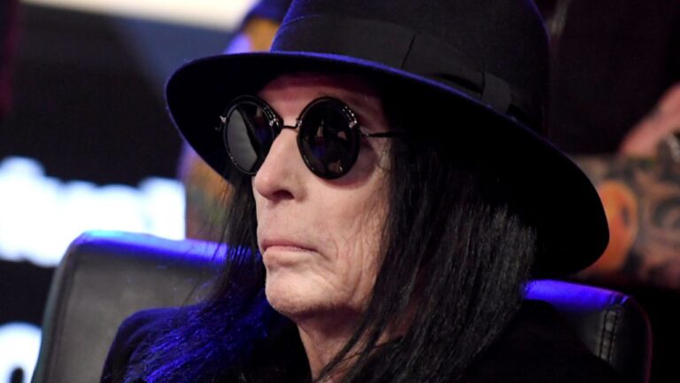 Motley Crue’s Mick Mars Shows His ‘Strange Visitors From Another Planet’