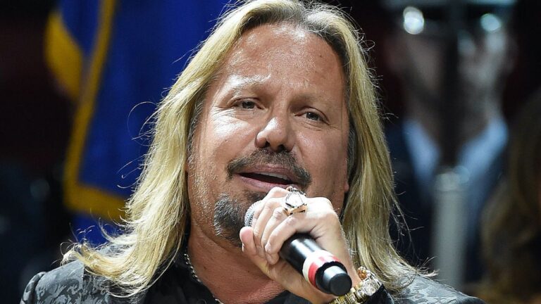 Motley Crue’s Vince Neil Looks As Overweight As Before