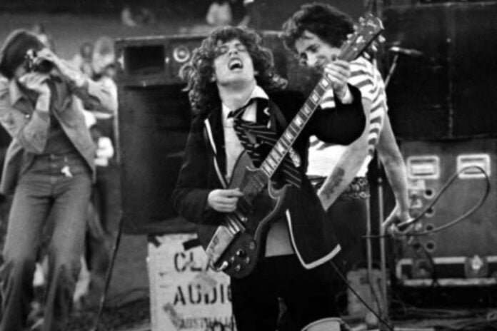 Guns N' Roses' Slash Sends One Of The Rarest Photos Of AC/DC