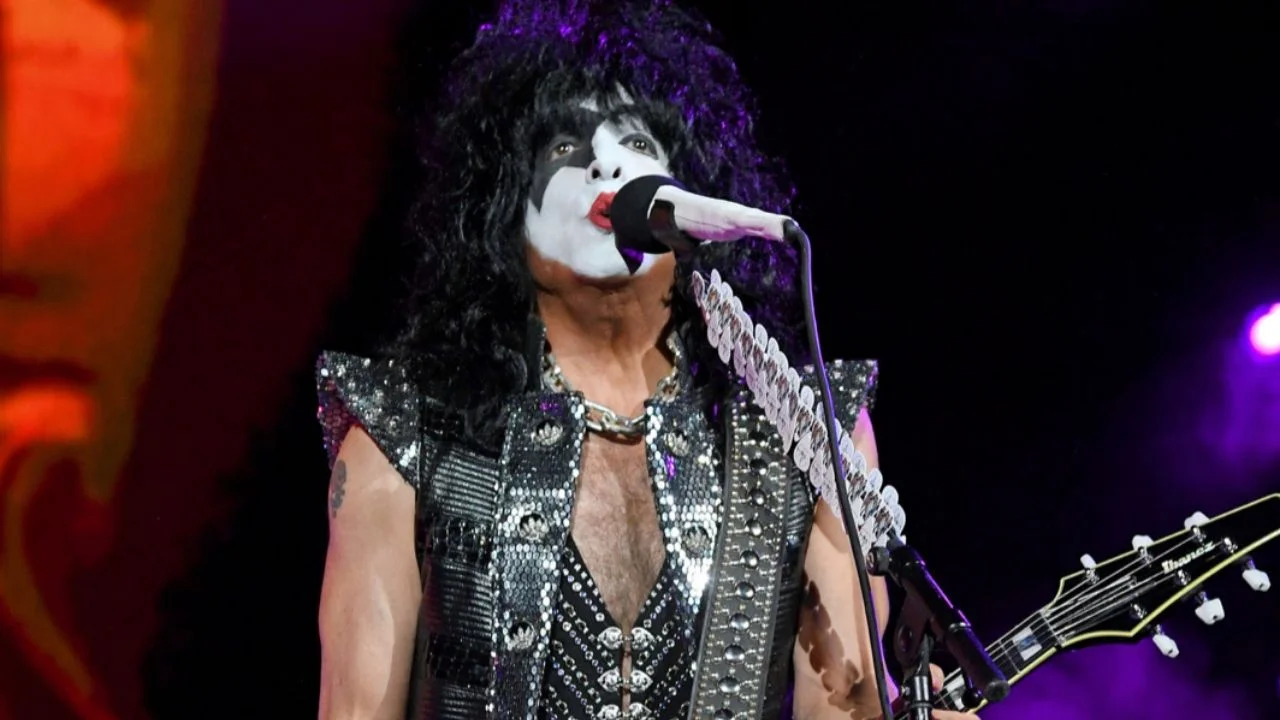KISS's Paul Stanley Looks Upset After His Guitar Tech And Close Friend's Sudden Passing Due To COVID