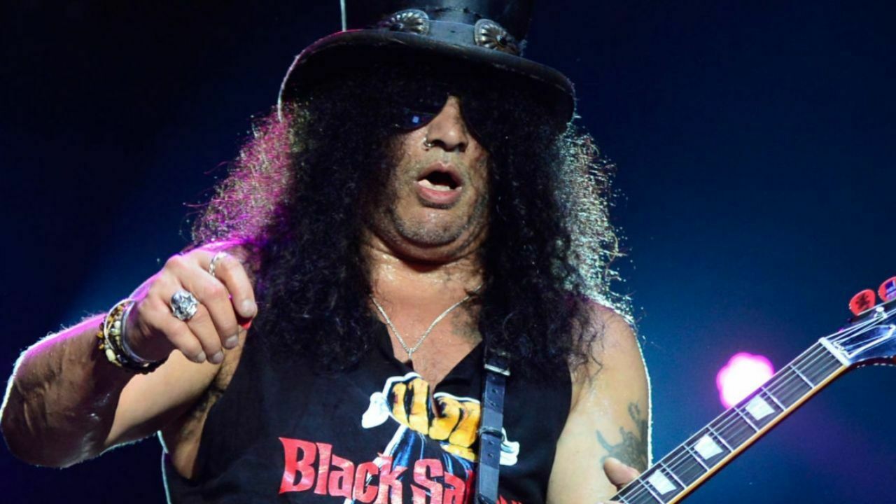 Slash Reveals How Guns N' Roses Dealt With COVID-19 During Tour