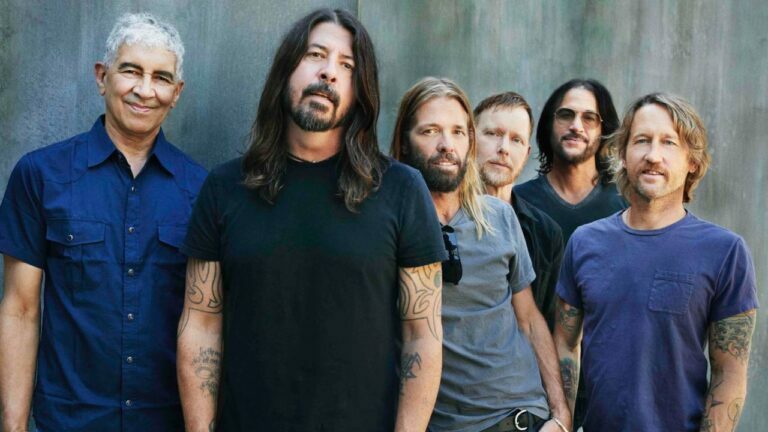 Who Is The Richest Foo Fighters Member? Taylor Hawkins, Nate Mendel, Dave Grohl Net Worth In 2023