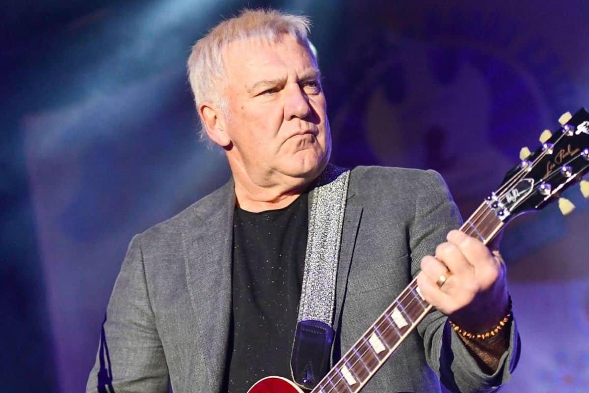 Alex Lifeson net worth in 2022