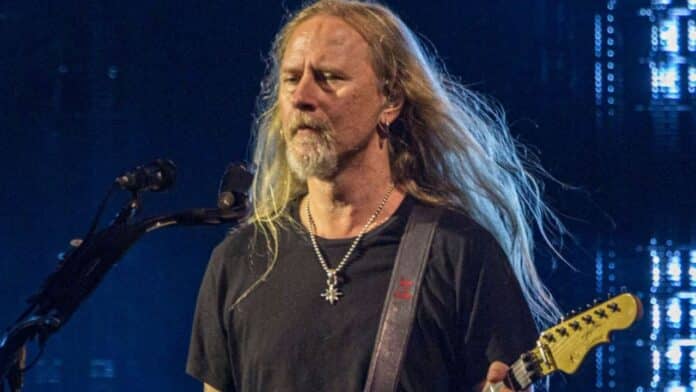 Alice in Chains' Jerry Cantrell Discloses He Started Playing Guitar Alongside The Guy His Mother Dated