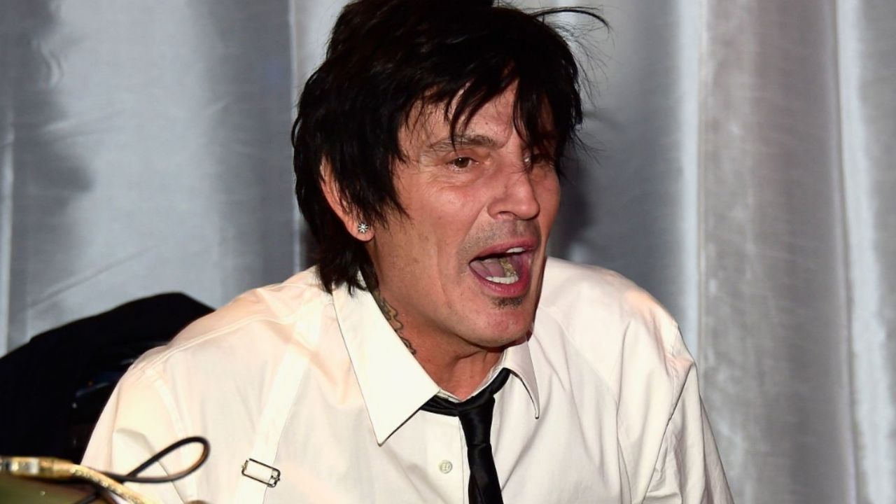 What? Tommy Lee Posts Full Of Naked Photo Via Social Media