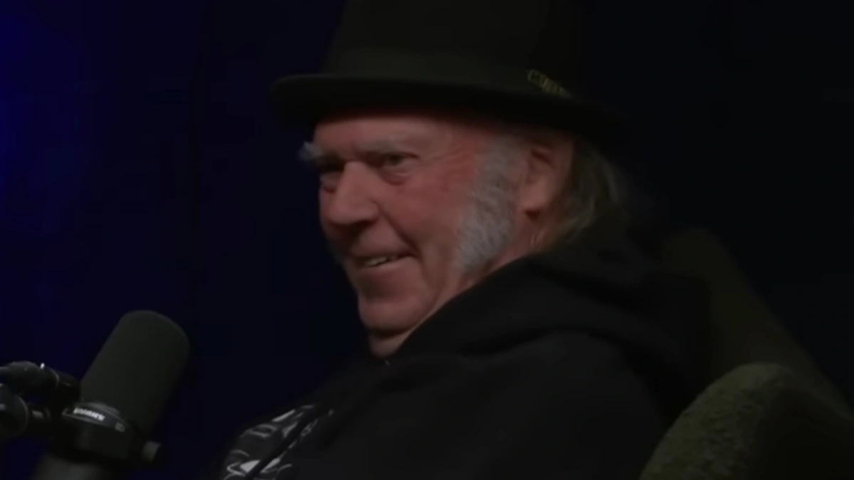 Neil Young Recalls Seeing Johnny Cash For The First Time