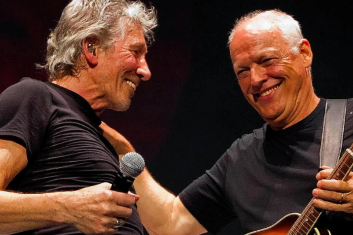 Pink Floyd legends Roger Waters and David Gilmour on stage