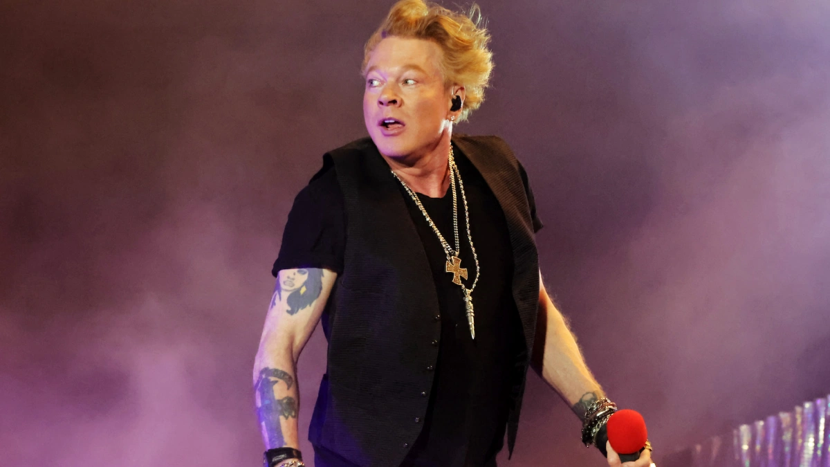 Axl Rose Gets Emotional After Heartwarming Birthday Messages