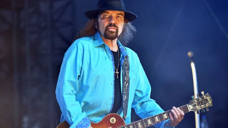 Lynyrd Skynyrd Reports Gary Rossington Has Died At 71