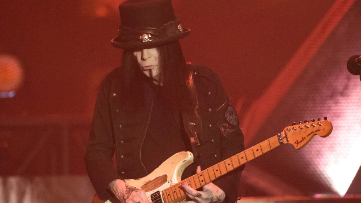 The Top 5 Guitarists That Mick Mars Picked As His Favorites Ever