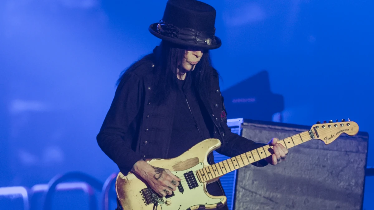The Top 5 Albums That Mick Mars Named His Favorites Of All Time