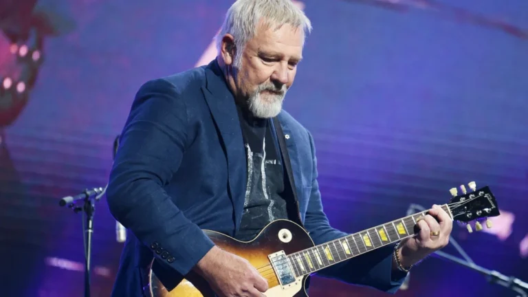 The Top 10 Songs Alex Lifeson Picked As His Favorites Of All Time