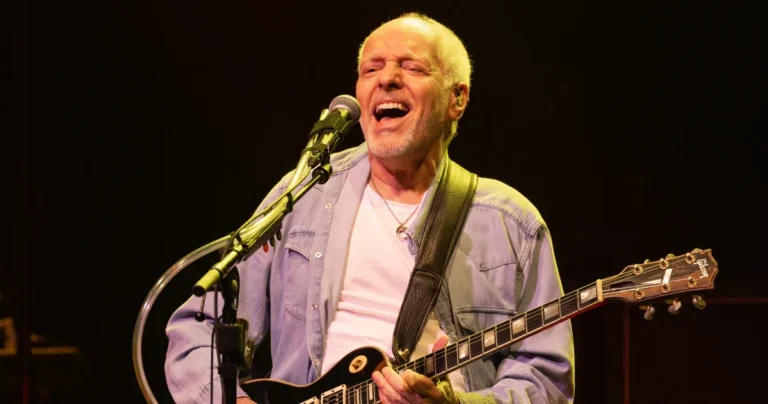Peter-Frampton-Solo-Portrait