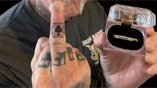 James_hetfield_middle_finger_lemmy_tatoo